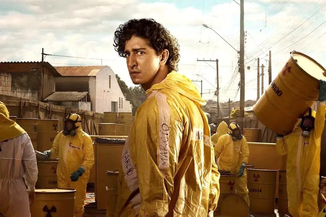 Emergência Radioativa: quando o perigo invisível vira drama histórico